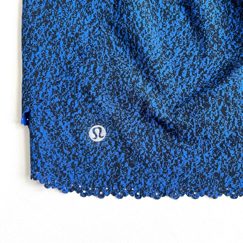Lululemon Women’s Blue / Black Hit It Short (3 1/2") - Picture 3 of 4